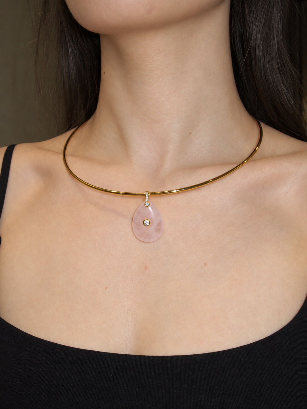 Natural Stone Teardrop Charm Cuarzo Rosa
