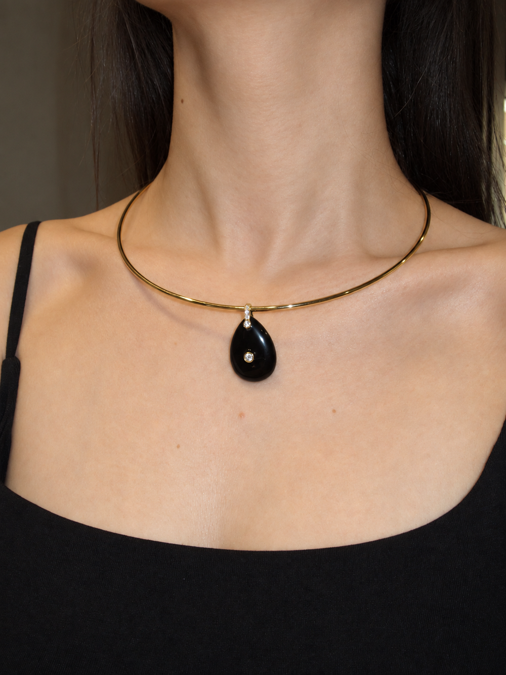 Natural Stone Teardrop Charm Ónix